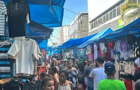 Últimas horas: Alcântara lota com consumidores fazendo as compras na véspera de Natal