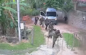Vídeo mostra criminosos do Comando Vermelho tentando invadir área dominada pela milícia; veja o vídeo