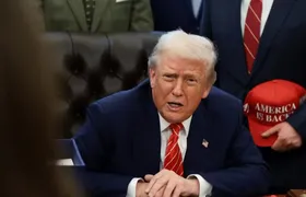 Vídeo ofensivo publicado por Trump com ataques aos Obama é apagado após críticas