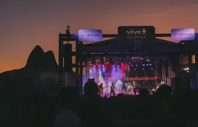 'Vivo na Praia' volta a Niterói com shows de Maria Gadú e Maneva