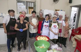 Voluntariado: Conheça a Turma da Sopa, que há 13 anos entrega refeições nas ruas de Niterói