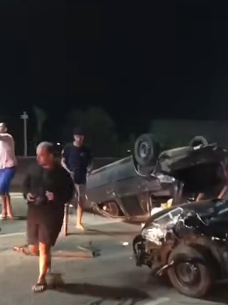 Colisão entre dois carros deixa três feridos na RJ-104, em São Gonçalo