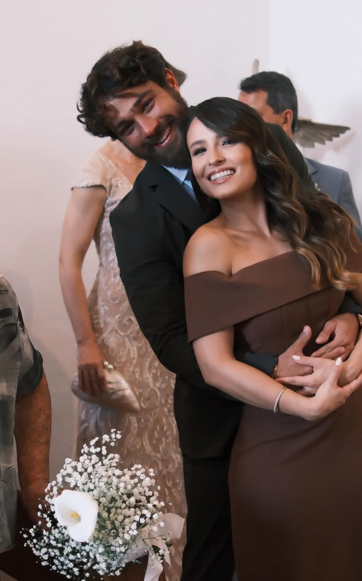 Larissa Manoela nega rumores de gravidez