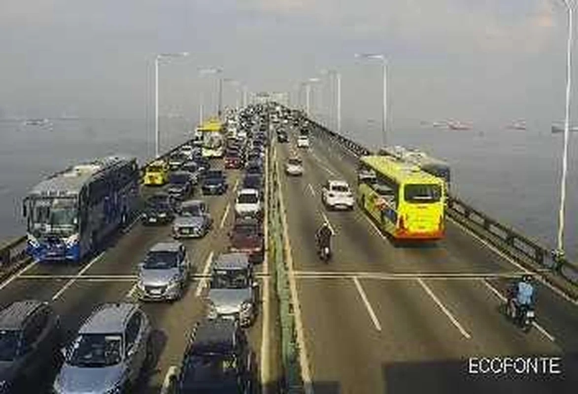 Ponte Rio-Niterói e outras vias sentido Região dos Lagos apresentam lentidão