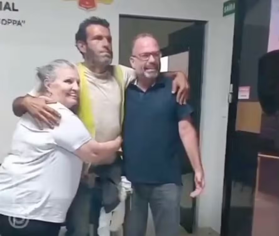 Professor desaparecido há 5 anos é encontrado após andar pelo país e decide não voltar para a família