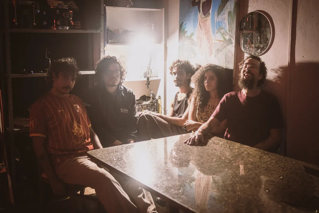 Banda de São Gonçalo celebra 10 anos com álbum inspirado em conflitos do cotidiano