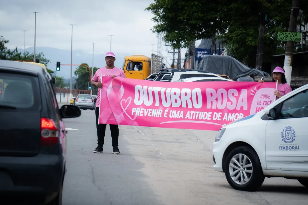 A iniciativa teve como objetivo chamar a atenção da população para a importância dos cuidados com a saúde