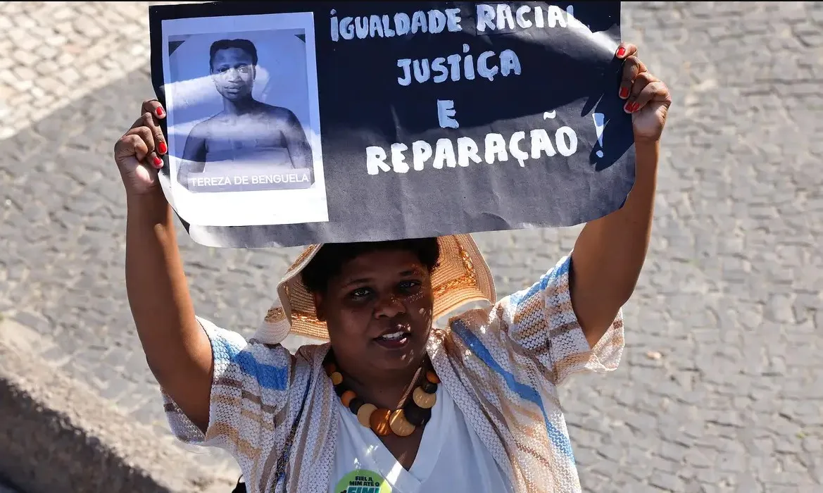 O número de participantes negros – pretos e pardos – chegou a 49,8% do total