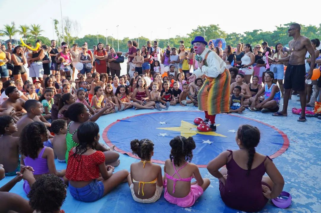 Durante a ação, as crianças de cada região poderão curtir escorrega inflável, jogos de tabuleiro, oficinas de pintura na pele, pula-pula e diversas brincadeiras realizadas pelos recreadores