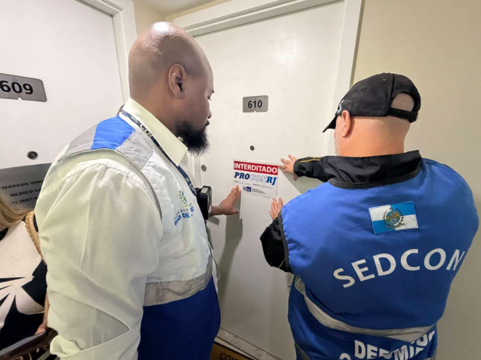 Os produtos estavam com o prazo de validade expirado desde junho, agosto e novembro de 2025, respectivamente