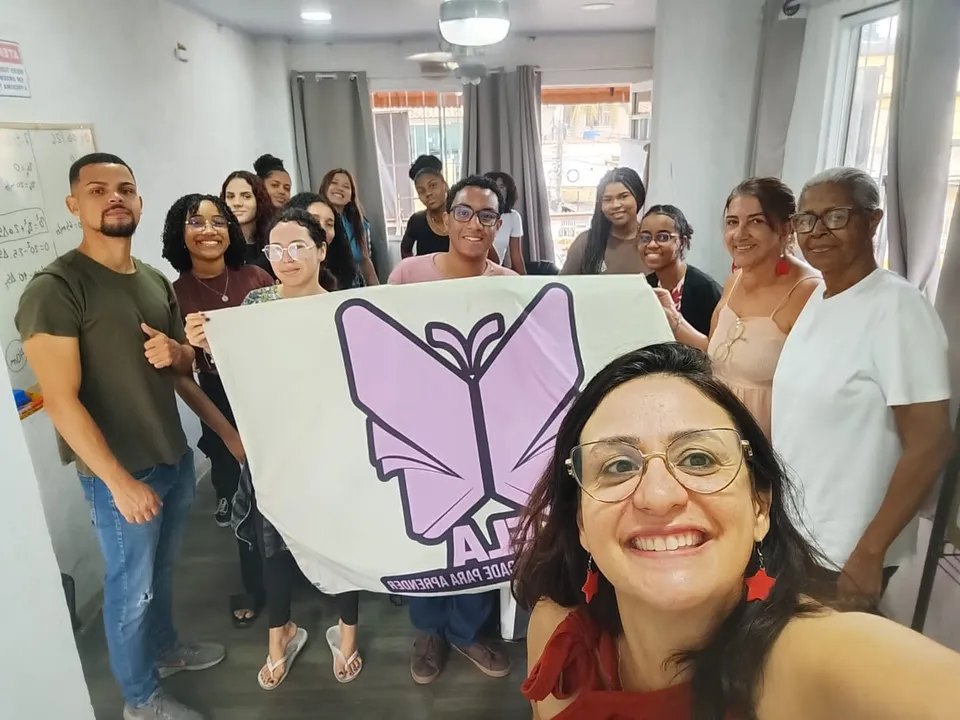 O Coletivo ELA é um movimento social dedicado à educação popular e promoção da autonomia por meio da economia solidária