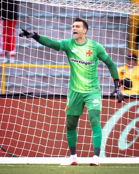 O goleiro vascaíno fez duas defesas de grande nível e evitou que o Santa Fe saísse de campo com a vitória