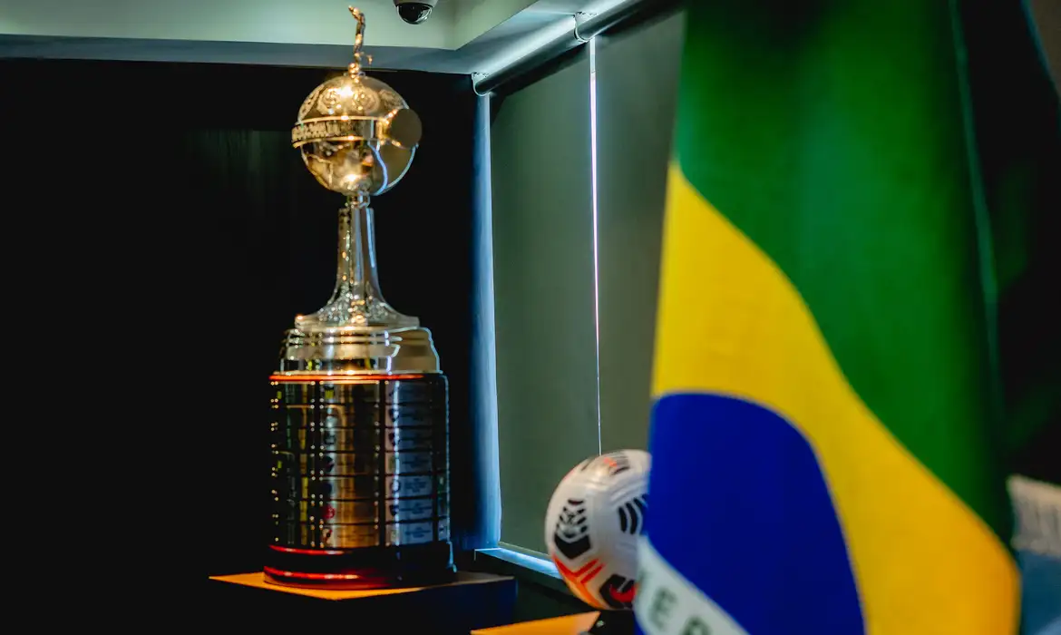 Fluminense fará primeiro jogo em casa, enquanto o Rubro-Negro visita o adversário no primeiro compromisso