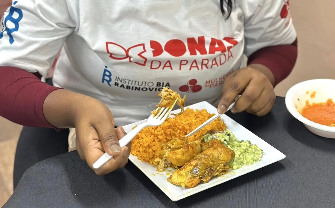 As alunas da turma atual do curso de Confeitaria e Salgados foram as convidadas para o almoço comunitário