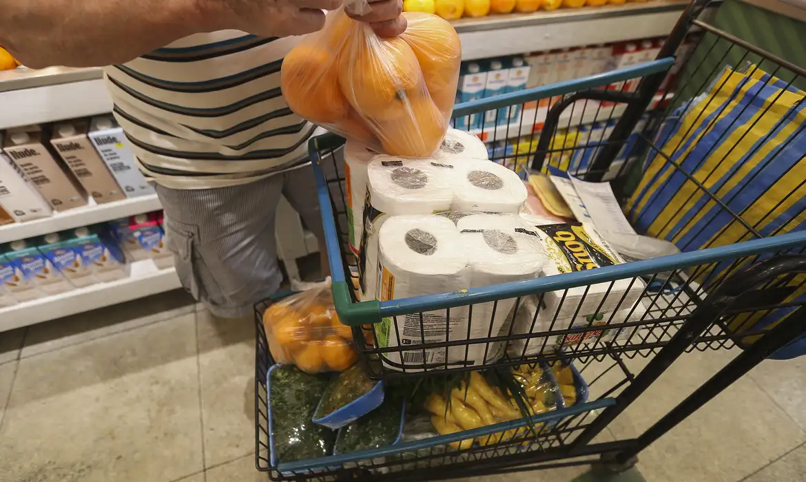 A queda dos preços foi influenciada principalmente pela redução no valor de produtos como batata, tomate e café em pó