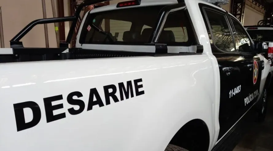 Policiais civis da Delegacia Especializada em Armas, Munições e Explosivos (Desarme) realizaram as prisões