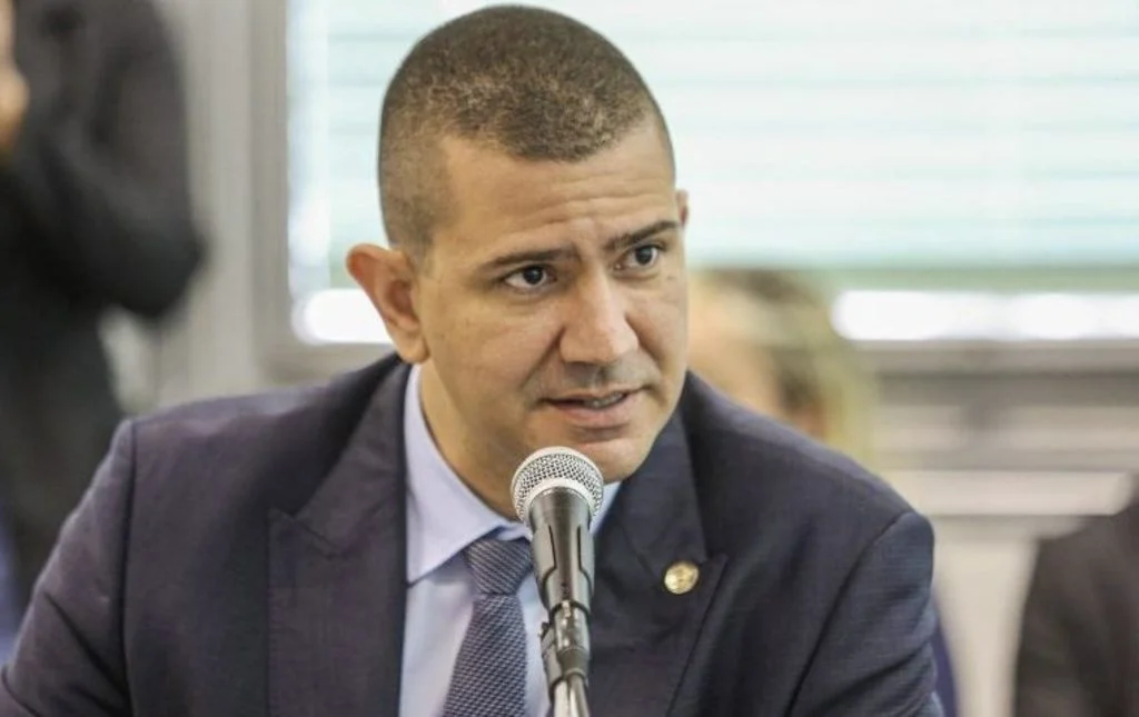 A posse de Douglas Ruas no governo do estado está marcada para 6 de janeiro