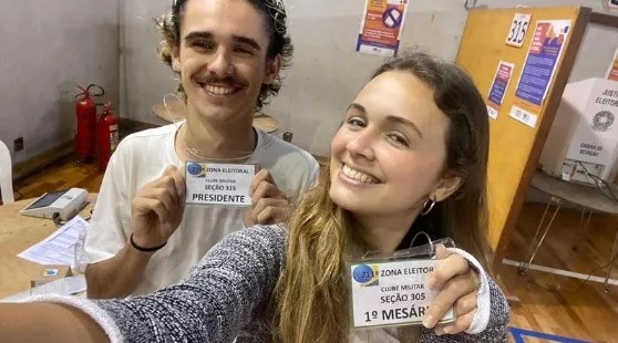 Para atuar como mesário voluntário, é preciso ter mais de 18 anos e estar em situação regular com a Justiça Eleitoral