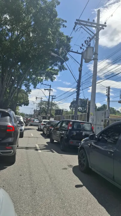 Eleições 2026: eleitores enfrentam trânsito intenso em São Gonçalo durante horário do almoço