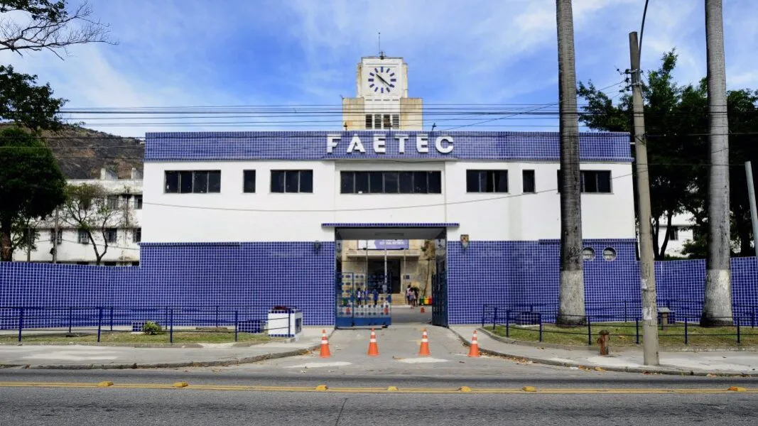 As aulas estão previstas para começar em 31 de agosto, com término em 12 de novembro