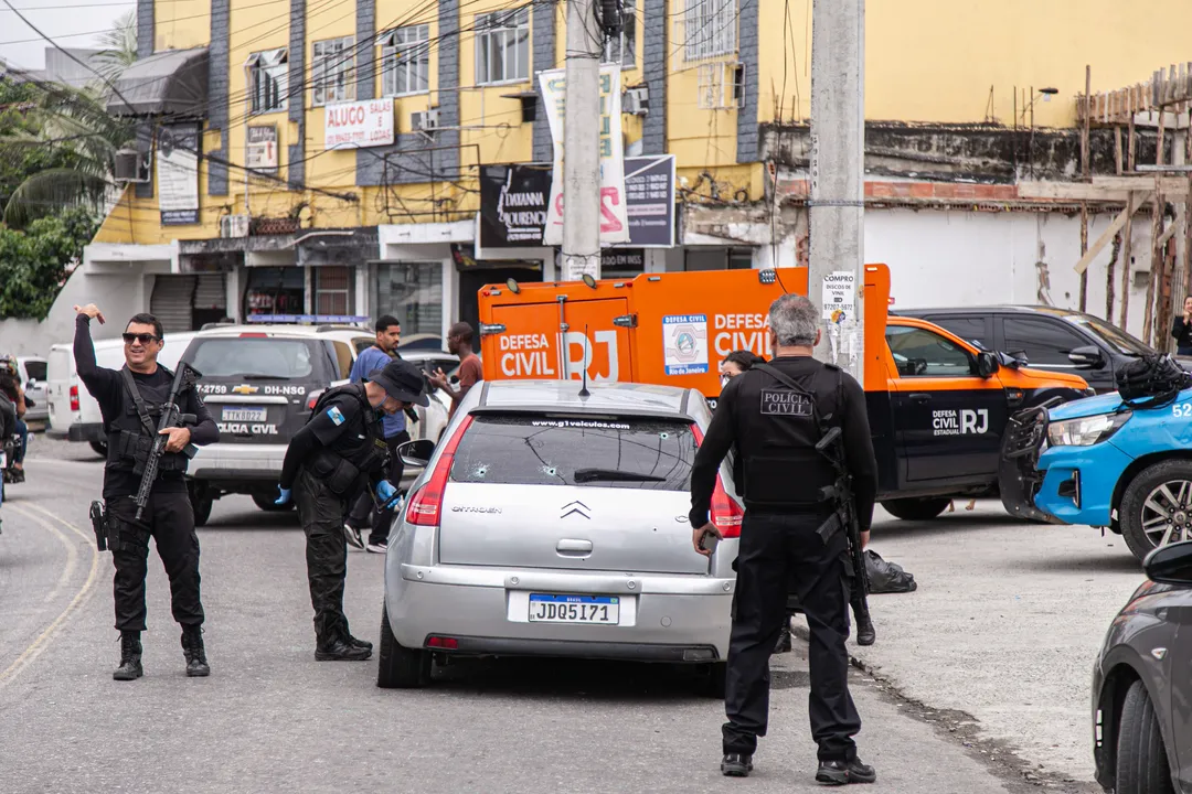 Corpo estava dentro de um carro na Estrada do Pacheco