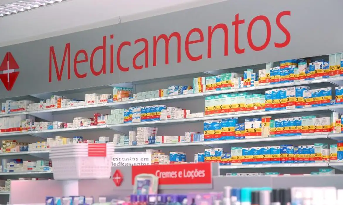 O Ministério da Saúde informou que um grupo de trabalho vai discutir a oferta de exames de sangue e urina, testes rápidos, teleatendimento e monitoramento terapêutico