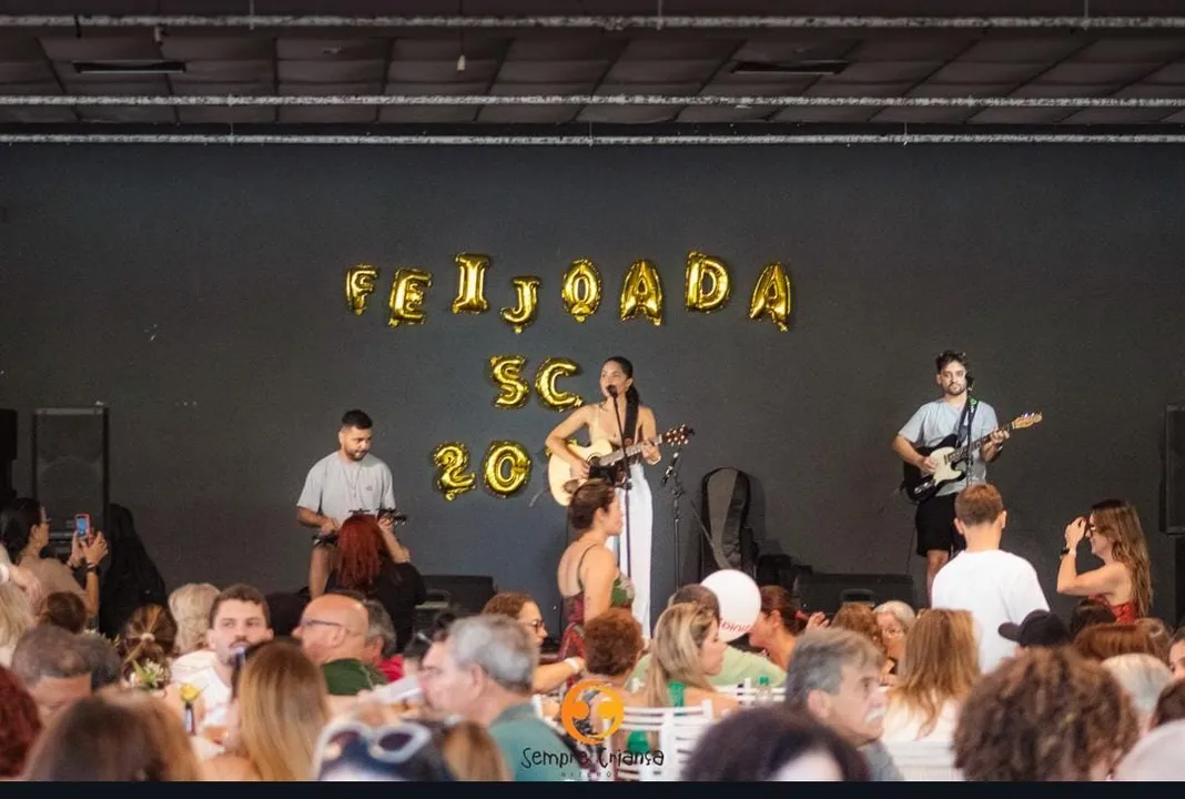 A feijoada é uma das principais ações de arrecadação de recursos do Sempre Criança e toda a renda do evento será destinada à realização da 25ª Festa de Natal da instituição