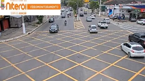 Cruzamento entre a Jansen de Melo e a Marechal Deodoro tem trânsito bom apesar de grande circulação de veículos