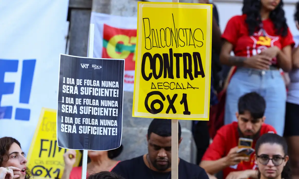 A PEC, agora, deverá ser promulgada pelo Congresso Nacional