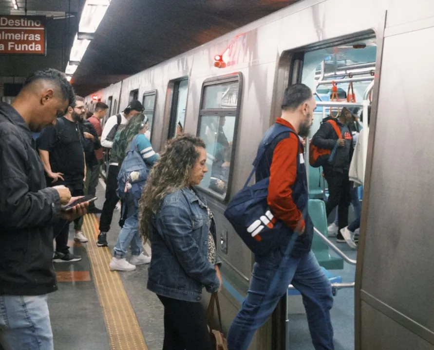 Sete em cada 10 celetistas fluminenses têm contrato acima de 40 horas semanais