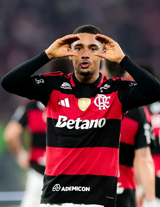 Samuel Lino marcou o gol decisivo que deu a classificação ao Mengão