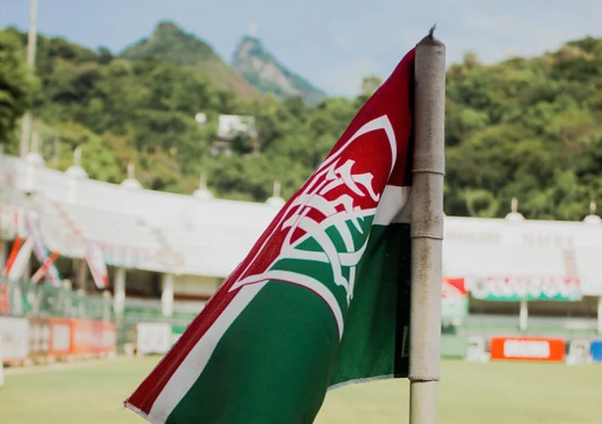 "As condições de circulação pelo clube nos próximos dias serão informadas em breve"