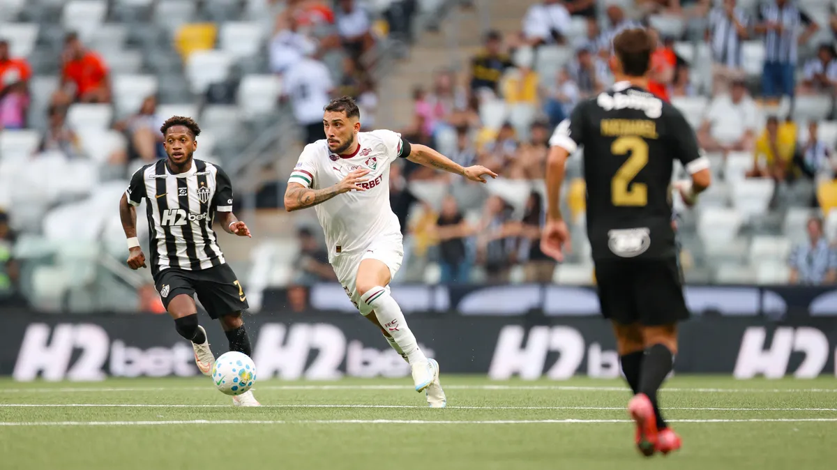 O Fluminense ainda conseguiu diminuir no fim do jogo, com Castillo, mas não teve tempo para buscar o empate