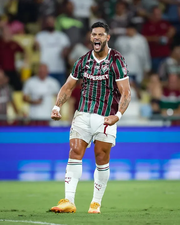 Hulk marcou o gol que fechou a vitória tricolor no Maracanã