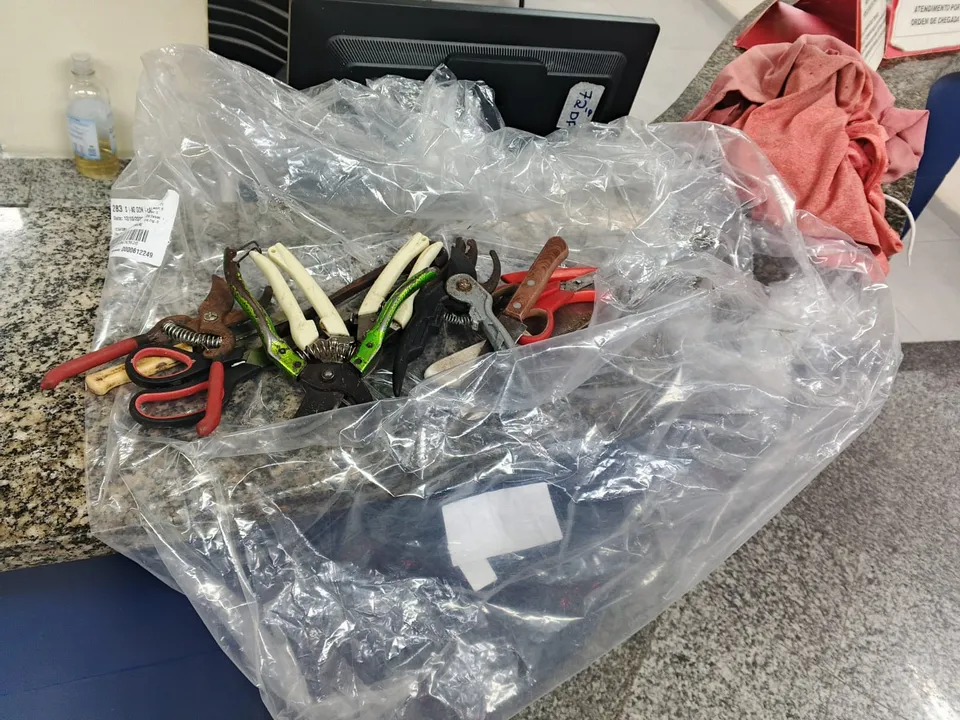 Os documentos, a mochila e cartões da vítima foram recuperados