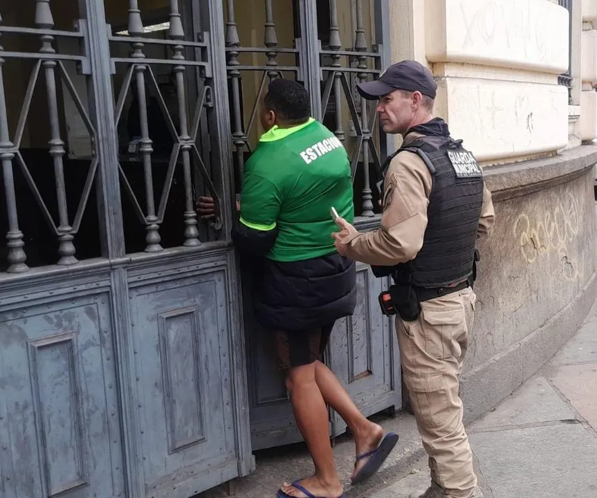 Ele também estava com a carteira do sindicato vencida, constando como inadimplente