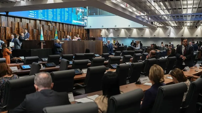 O descumprimento da norma sujeitará o infrator à advertência na primeira autuação e, em caso de reincidência, à aplicação de multa entre mil e 10 mil