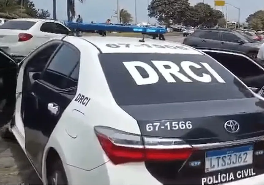 Viatura da Delegacia de Repressão aos Crimes de Informática (DRCI)