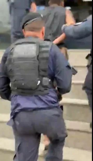 Homem é preso após esfaquear adolescente de 16 anos a caminho da escola em São João de Meriti