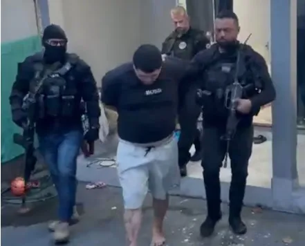 Policiais civis da Delegacia de Repressão às Ações Criminosas Organizadas e Inquéritos Especiais realizaram a prisão