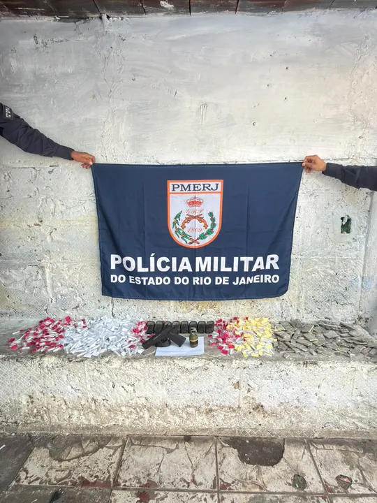 Material apreendido pelos agentes durante a operação
