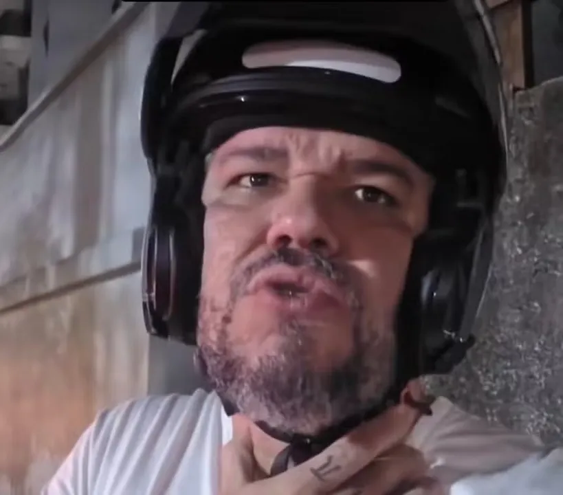 Professor e influenciador Paulo Pereira denuncia incidente com fiação