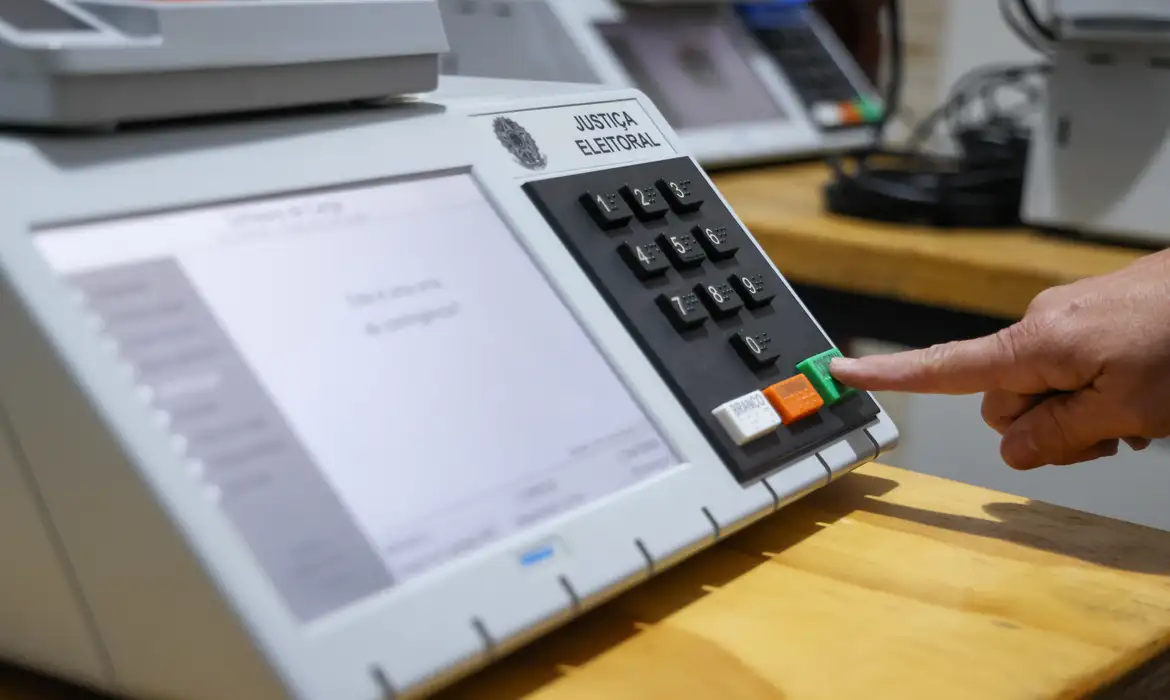 Dados do Tribunal Superior Eleitoral (TSE) indicam que o eleitorado com alguma deficiência aumentou quase 14 vezes (ou 1.290%) em 16 anos