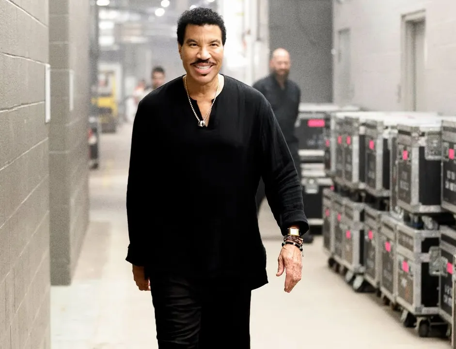 Lionel Richie é internado em UTI após show nos Estados Unidos