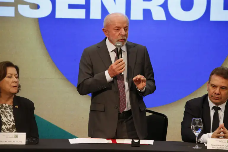 Com a ausência de Lula, quatro candidatos estão confirmados no encontro: Flávio Bolsonaro (PL), Ronaldo Caiado (PSD), Augusto Cury (Avante) e Romeu Zema (Novo)