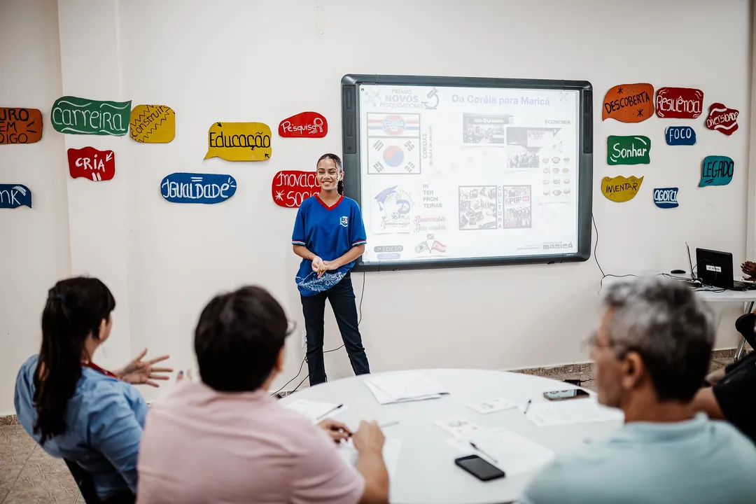 As produções poderão ser acompanhadas por professores e orientadores das unidades escolares
