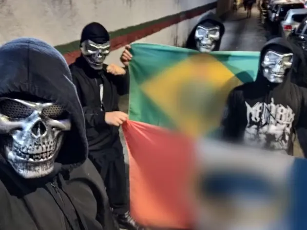 Cinco homens costumavam se apresentar como integrantes de um movimento de ideologia nazista ou neonazista