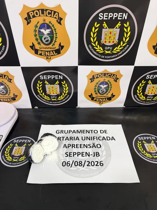 Ao todo, foram apreendidos 260 gramas de drogas com as mulheres
