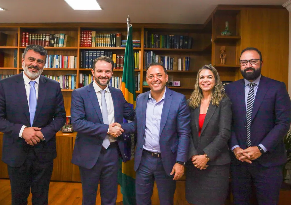 Na pauta estavam os financiamentos para o programa Vida Nova no Morro e a implementação do VLT (Veículo Leve sobre Trilhos), que, juntos, somam mais de R$ 700 milhões
