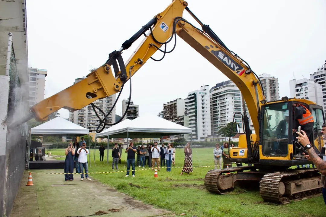 Prefeito de Niterói, Rodrigo Neves, inicia as obras de macrodrenagem do Rio Icaraí